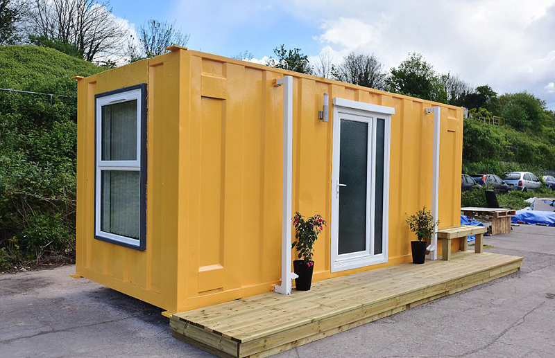 集裝箱也能當住宅？英國企業家創新改造，為流浪漢提供溫暖家園